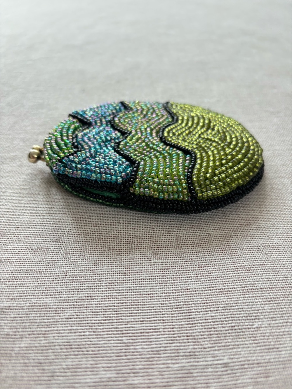 Vintage green beaded artisan funky boho unique kiss lock coin purse. - Picture 7 of 10